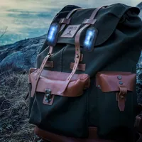 kwmobile 2er Set LED Sicherheitslicht - Blinklicht Licht Clip - Joggen mit Batterien Klett Armband - mehr Sichtbarkeit bei Dunkelheit - COB Upgrade