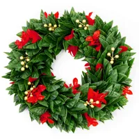 Weihnachtskranz Photinia Dekorativer Kranz mit festlichen Elementen
