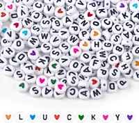 1000PCS bunte Buchstabenperlen zum Auffädeln, 4 x 7 MM, A-Z weiße Buchstabenperlen und bunte Herzperlen, runde Acrylperlen für Schmuck DIY Making Crafts Armbänder Halsketten Ornamente Anhänger