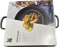 Pánev na servírování/pečení WMF Durado 24 cm na indukci, nerezová ocel s povrchovou úpravou Cromargan, keramický povlak, odolná vůči troubě