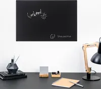 Navaris Magnettafel Magnetboard aus Metall - 56 x 38 x 0,12 cm Magnet Tafel zum Beschriften - Magnetwand inkl. Kreidestift und Befestigung