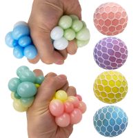 4er Stressbälle, Quetschball im Netz, Anti Stress Ball, Knautschball, Knetball, Stressball, Spielbälle(Zufällige Farbe)