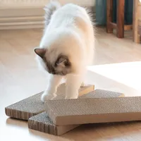 Navaris Katzen Kratzbrett 3er Set aus Karton - 41 x 13 x 3 cm Kratzpappe Kratzmatte - Kratz Pappe Katzenbrett für die Krallen Deiner Katze