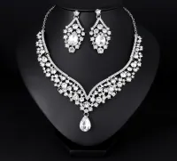 1 Set Braut-Ohrringe, Halskette, Strass-Kunstkristall-Schmuck, aushöhlen, verstellbare Halskette, Ohrringe für Hochzeit