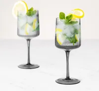Navaris grau getönte Weingläser 4er-Set - Farbige Weingläser mit Stiel - Stilvolle Design-Glaswaren zum Servieren von Wein Cocktails Desserts