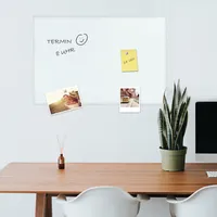 Navaris Magnettafel Magnetboard aus Glas - 60x40 cm Tafel magnetisch zum Beschriften - Magnetwand in Weiß - inkl. Magnete Stift Halterung