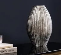 riess-ambiente Moderne Vase ELEGANCE 35cm silber Metall Hammerschlag Design Blumenvase Dekoration
