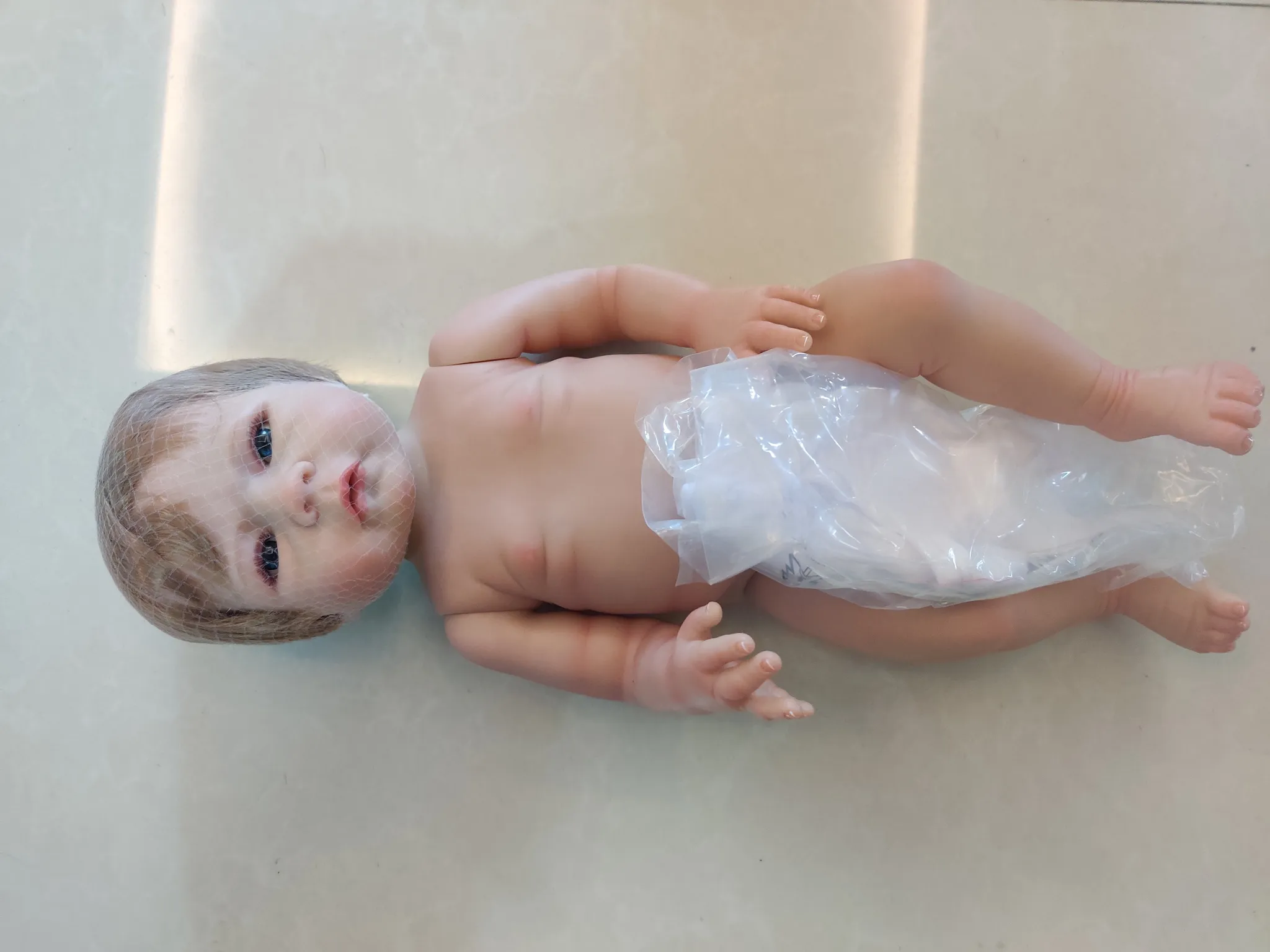 PVC-Frei Handgemachte Lebensechte Soft-Silikon Baby-Puppe mit Kleidung Junge Echte Ganzkörper-Silikon Baby Puppe Vollence 46 cm Realistische Schlafende Reborn Babypuppe Augen Geschlossen 