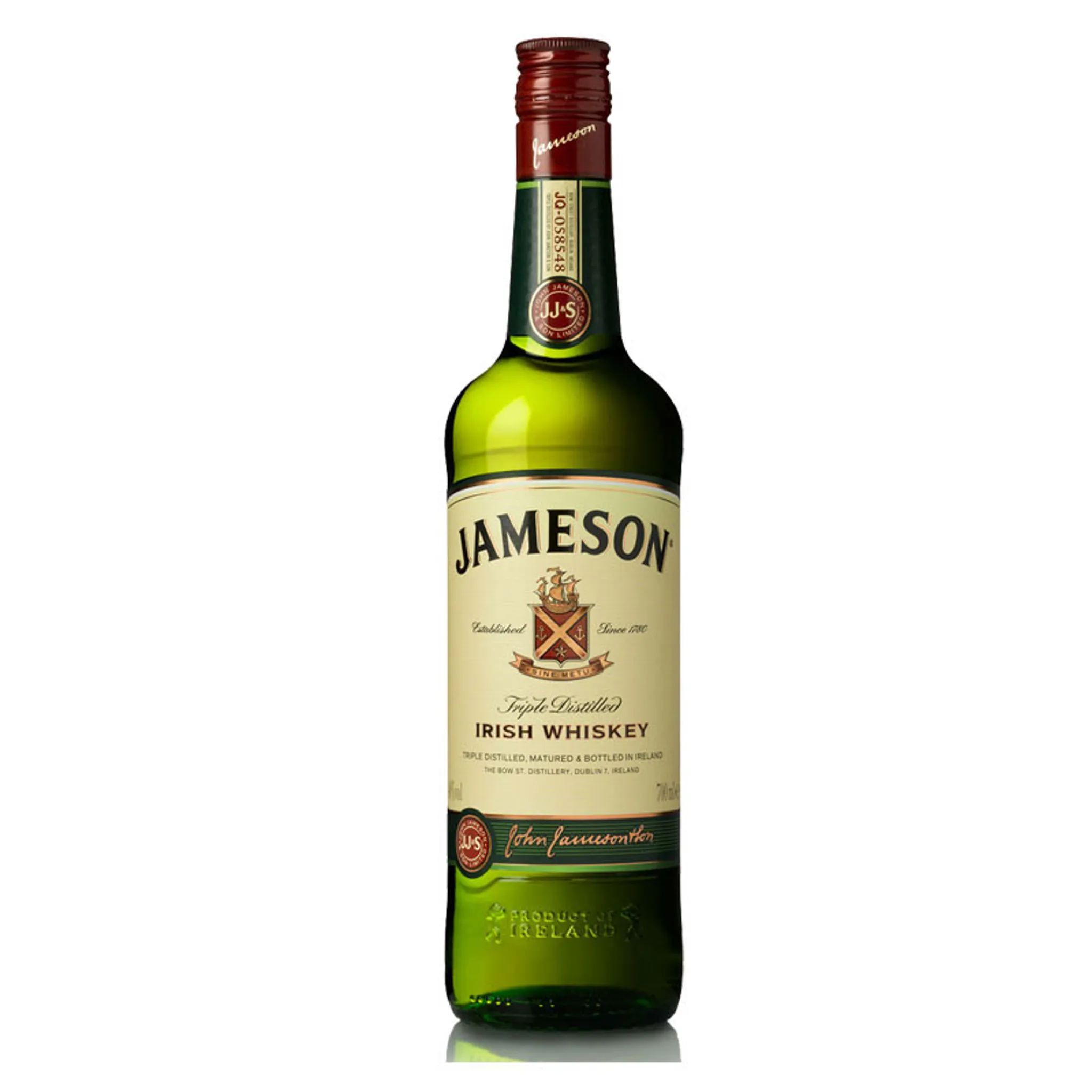 Виски jameson купажированный. John Jameson виски. John Jameson 40% 1l. Джемесон ирландский виски оригинал. Irish Whiskey 700ml черная бутылка.