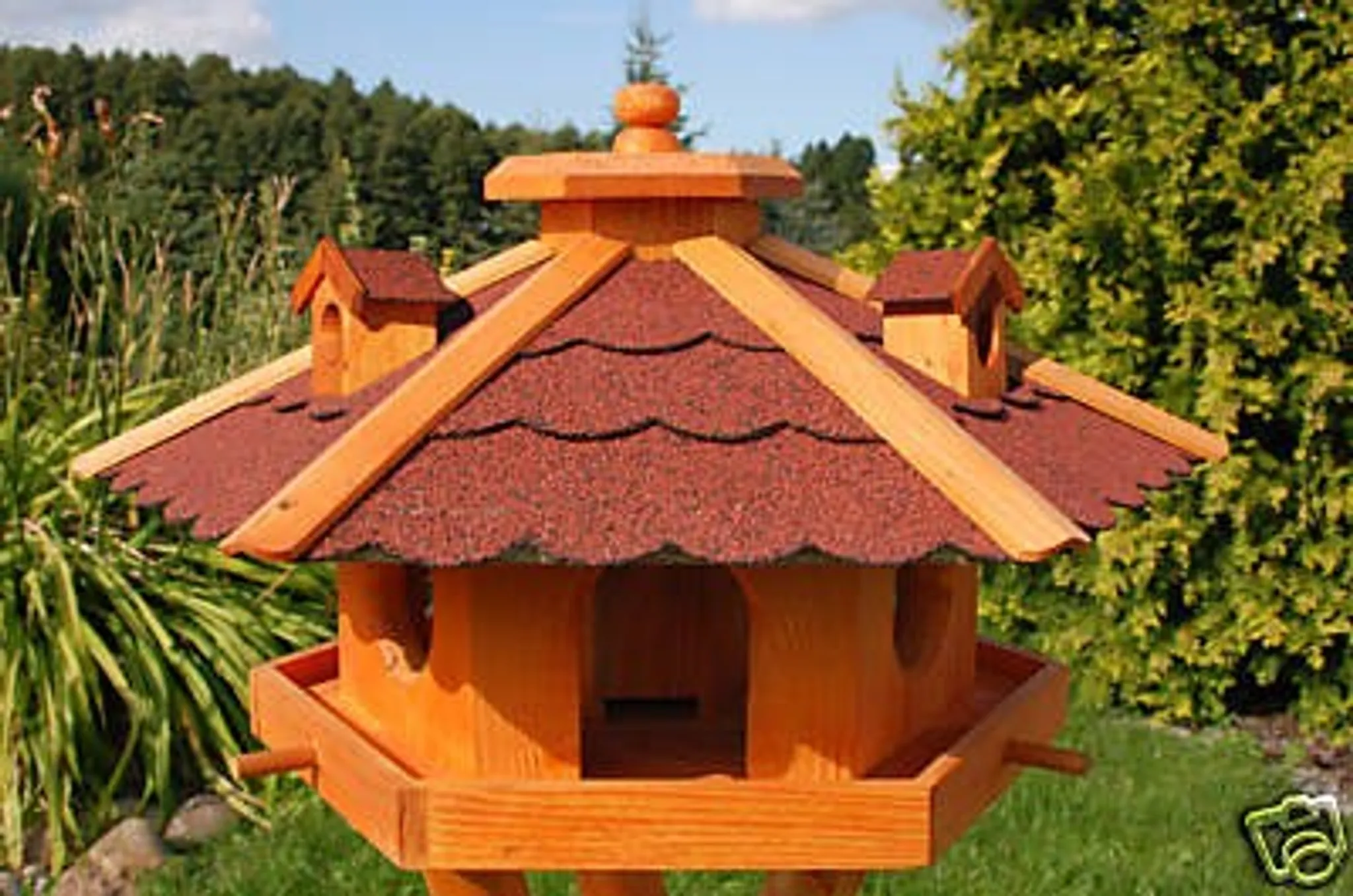 Vogelhäuschen, Vogelhaus mit Bitumschindeln, behandelt inkl. Bügel zum  aufhängen | Gartendeko Online Shop