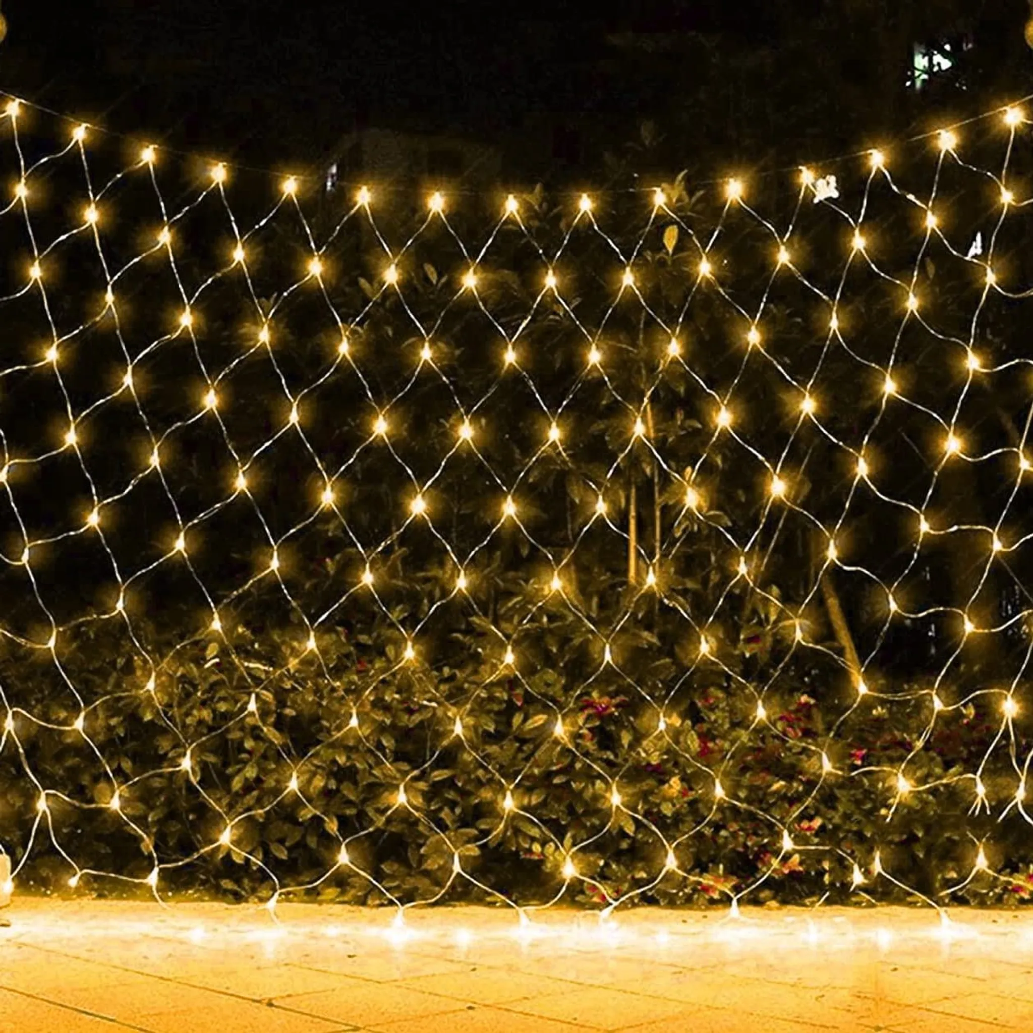 [GEBRAUCHT] LED Lichternetz Deko Lichtervorhang Lichterkette Hochzeit  Lichterketten Fenster Beleuchtung 8 Modi IP44 für Weihnachten Party Außen  Innen Warmweiß 2x2M