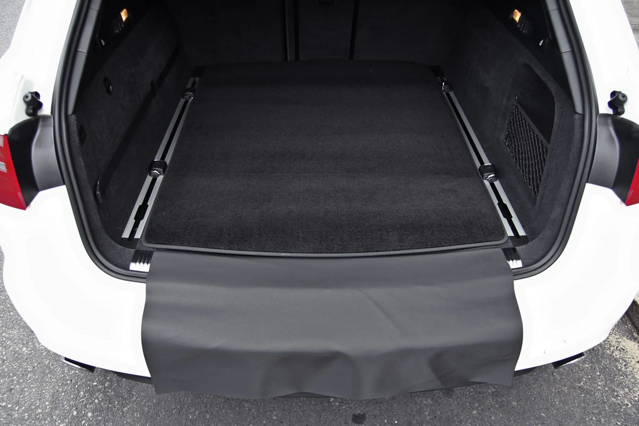 Kofferraummatte Wendematte mit Ladekantenschutz passend für VW