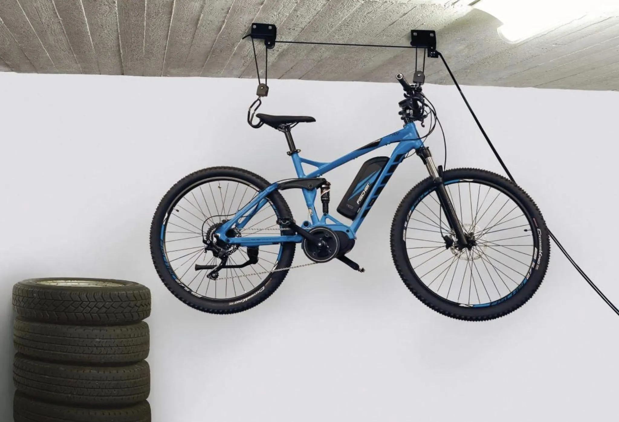 Supporto Per Biciclette A Soffitto Fischer - Portata 30kg, Altezza Fino A 4m, Sollevamento Meccanico