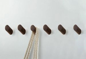 Set von 6 Kleiderhaken aus Holz, Walnussholz