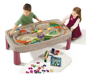 Step2 Deluxe Grand Canyon Spieltisch mit Rennbahn und Zug Set | Spieltisch für Kinder aus Kunststoff