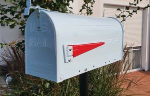 US Mailbox Weiß mit Ständer POSTMASTER Amerikanischer Briefkasten Mail Box Standbriefkasten USA