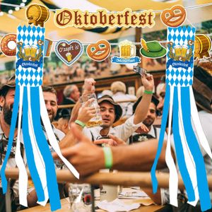 Windsack mit Oktoberfest Flagge, Party Hintergrund im Bayerischen Stil, Bierfest Hofdekoration