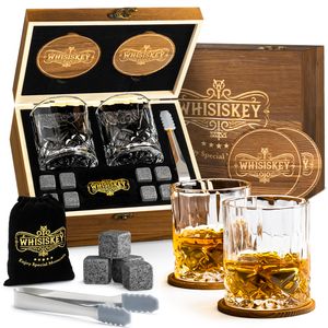 Whisiskey® - Whisky Zubehör Set – inkl. 8 Whiskey Steine, 2 Gläser, Zange & 2 Untersetzer – Kühlsteine – Geschenke für Männer – Eiswürfel Wiederverwendbar - Geschenkset & Kein Verwässern für Whiskey, Wodka, Gin
