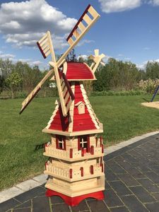 Holzwindmühle rot  1,40 m mit Solarbeleuchtung, Lamellendach, dreistöckig