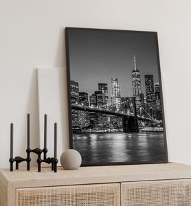 Poster New York bei Nacht, groesse_poster:70x100 cm, groesse_rahmen:schwarz 70x100 cm