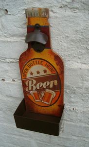 Praktischer Wandflaschenöffner, Wandkapselöffner, beer....open here