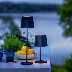 BRILLIANT Prenosná vonkajšia LED stolová lampa Kaami | výška: 37 cm | 2W 310lm 3000K | stmievanie pomocou dotykového stmievača | dobíjanie cez USB | čierna