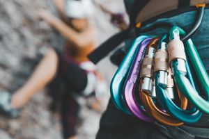 STUBAI HMS Karabiner | Karabiner mit Schraubverschluss, Schraubkarabiner zum Klettern, Kletter-Karabinerhaken, Sicherungskarabiner zum Bergsteigen, Blau