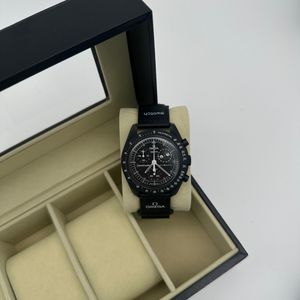MISSION TO THE MOONPHASE Swatch x Omega - NEW MOON SO33B700 Moonswatch