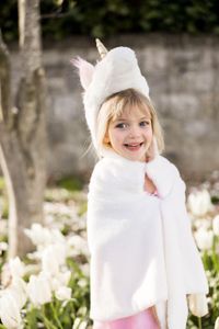 Bezauberndes Einhorn-Kuschel-Cape für ca. 2-3 Jahre Bezauberndes Einhorn-Kuschel-Cape für ca. 2-3 Jahre