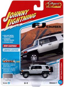 Johnny Lightning JLCG030A-1 Toyota FJ Cruiser silber 2007 - Classic Gold 2022 R3 Maßstab 1:64 Modellauto
