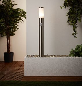 BRILLIANT zeitlose Wegelampe BOLE für den Garten | Spritzwassergeschützte Stehleuchte mit Dämmerungsschalter für LED-Kranz | Stehlampe mit einstellbarem Bewegungsmelder | Metall/Kunststoff | 78cm Höhe