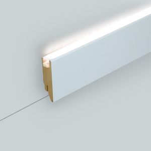 Sockelleiste LED Grundierfolie weiß Fußleiste MDF indirekte Beleuchtung