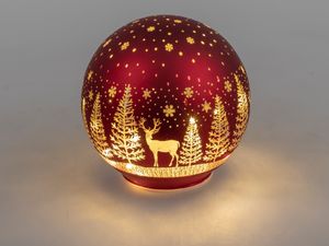 Formano Deko Kugel 12 cm Licht rot mit Hirsch und Bäume LED-Licht mit Timer Weihnachtskugel