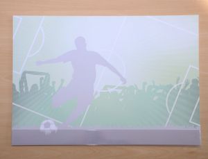 Schreibtischunterlage Papier Fußballspieler auf Spielfeld / 25 Blatt 59,4 x 42 cm 90g-Papier