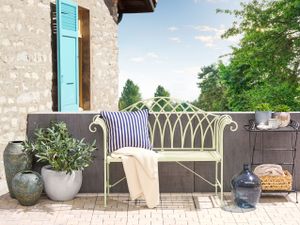 BELIANI Gartenbank Metall Hellgrün Breite 130 cm für Terrasse für Garten für Balkon