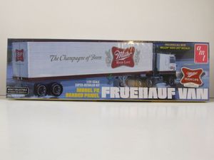 AMT 1234 Fruehauf Semi Trailer Miller Beer 1940 Kunststoffbausatz 1:25 AMT 1234 Fruehauf Semi Trailer Miller Beer 1940 Kunststoffbausatz 1:25