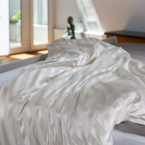 Hodvábna obliečka na prikrývku s bielymi pruhmi - luxusná posteľná bielizeň zo 100 % hodvábu, 155x220 cm