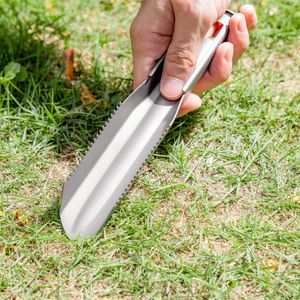 Navaris Titan Schaufel Outdoor ultraleicht - Gezackte Campingschaufel Multitool mit Messlinien - Handschaufel inkl. Schutzhülle zum Graben Sägen Navaris Titan Schaufel Outdoor ultraleicht - Gezackte Campingschaufel Multitool mit Messlinien - Handschaufel inkl. Schutzhülle zum Graben Sägen