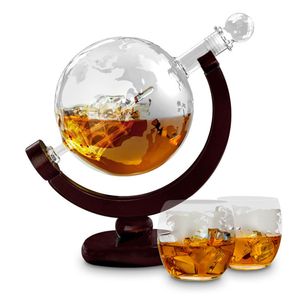 Whisky Set mit Globus Karaffe und zwei Gläsern