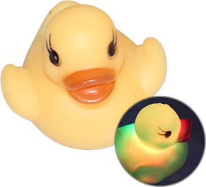 Baby Badespielzeug Ente mit Lichtern, Badewannenspielzeug, Schwimmendes Badewanne Pool Spielzeug, Badewanne Spielzeug, zum Kinderbaden Geeignet Gelb