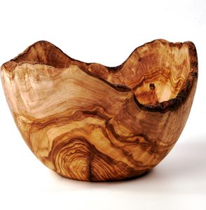 Schale aus Olivenholz mit Naturrand 16 cm