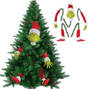 Weihnachten Plüschtier pelzigen grünen Grinch Puppe Hände Weihnachtsbaum