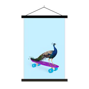 MuchoWow® Textilposter Pfau - Blau - Skateboard - Tiere - Lustig 40x60 cm mit schwarzem Rahmen - Wanddekorationen