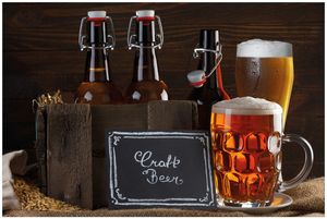 Wallario Premium Glasbild, freischwebende Optik, kräftige Farben, Größe 90 x 60 cm Motiv Biervarianten - Pils im Glas  Flaschenbier  Schild Craft Beer