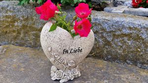 Grab Vase Herzform "In Liebe"