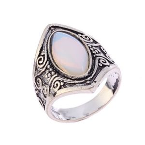 Einzigartiger Muster-Punk-Retro-Ring, gut aussehender Vintage-Ring mit großem ovalem künstlichem Mondstein, Schmuckzubehör-Silber,US 11