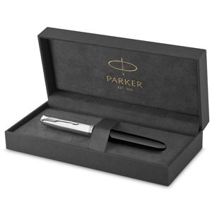 Parker 51 Füller | Schwarzer Schaft mit Chromfarbenen Zierteilen | Füllfederhalter Mittlere Spitze mit Schwarzer Tintenpatrone  | Geschenkbox