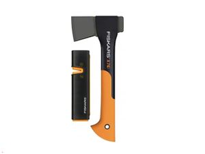 Fiskars Universalaxt X7 XS + Messerschärfer
