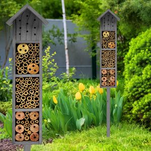Holz Insektenhotel mit Erdspieß 78 cm - grau - Garten Deko Insektenhaus zum Aufstellen Holz Insektenhotel mit Erdspieß 78 cm - grau - Garten Deko Insektenhaus zum Aufstellen