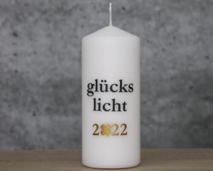 Flamme weiß/anthrazit, "GLÜCKSLICHT 2022",  Stumpenkerze groß 18,5 x 7,8 cm